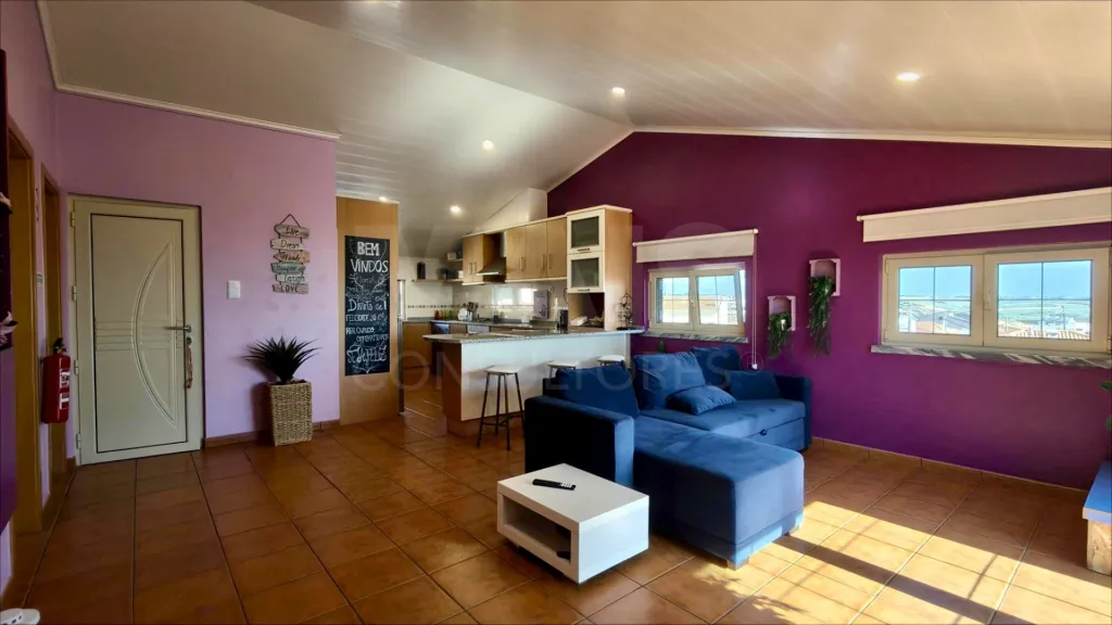 Ap. em Moradia T1+1, c/ Varanda, Vista Mar, Jacuzzi e Parqueamento !