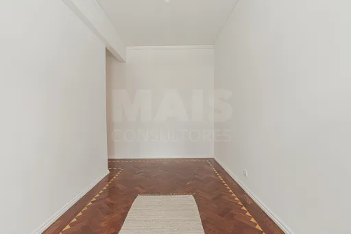 T3 Remodelado Algés na Calçada do Rio