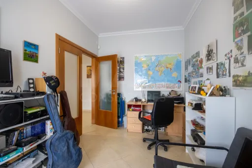 Moradia Térrea T5 com Piscina e Vista Deslumbrante – Serra de Aire e Candeeiros
