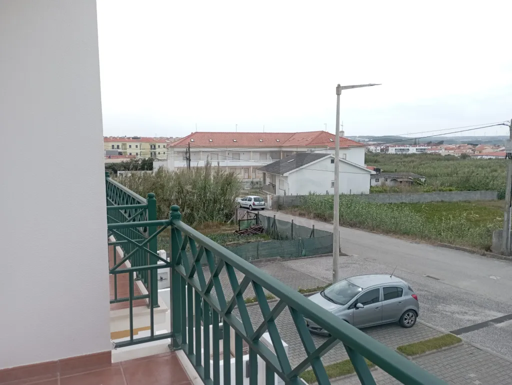 Moradia T2 + 1 Mobilada com Garagem e Quintal - Casais do Baleal