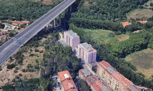 🏬Shop in Belas with 98,36m²