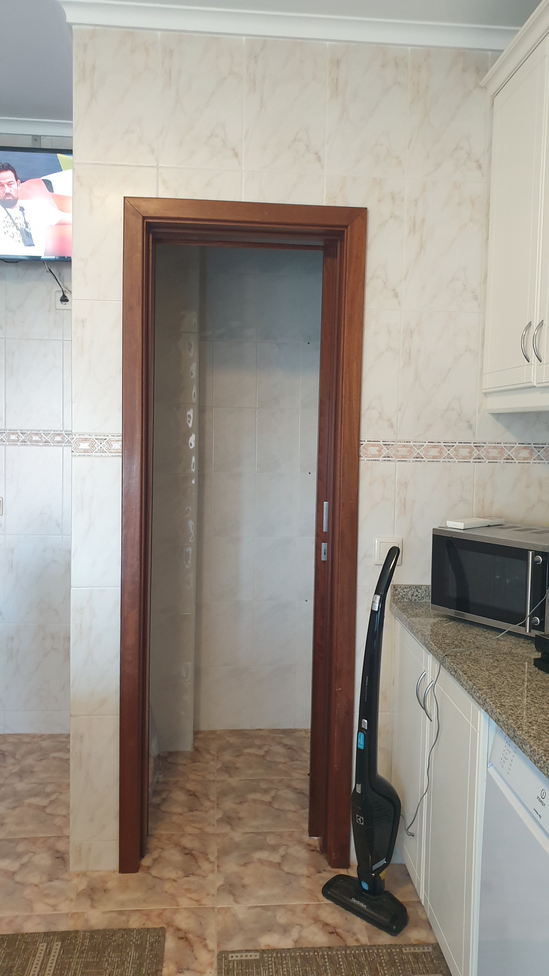 - Oportunidade Única em Arrifana-Apartamento T2 Mobilado