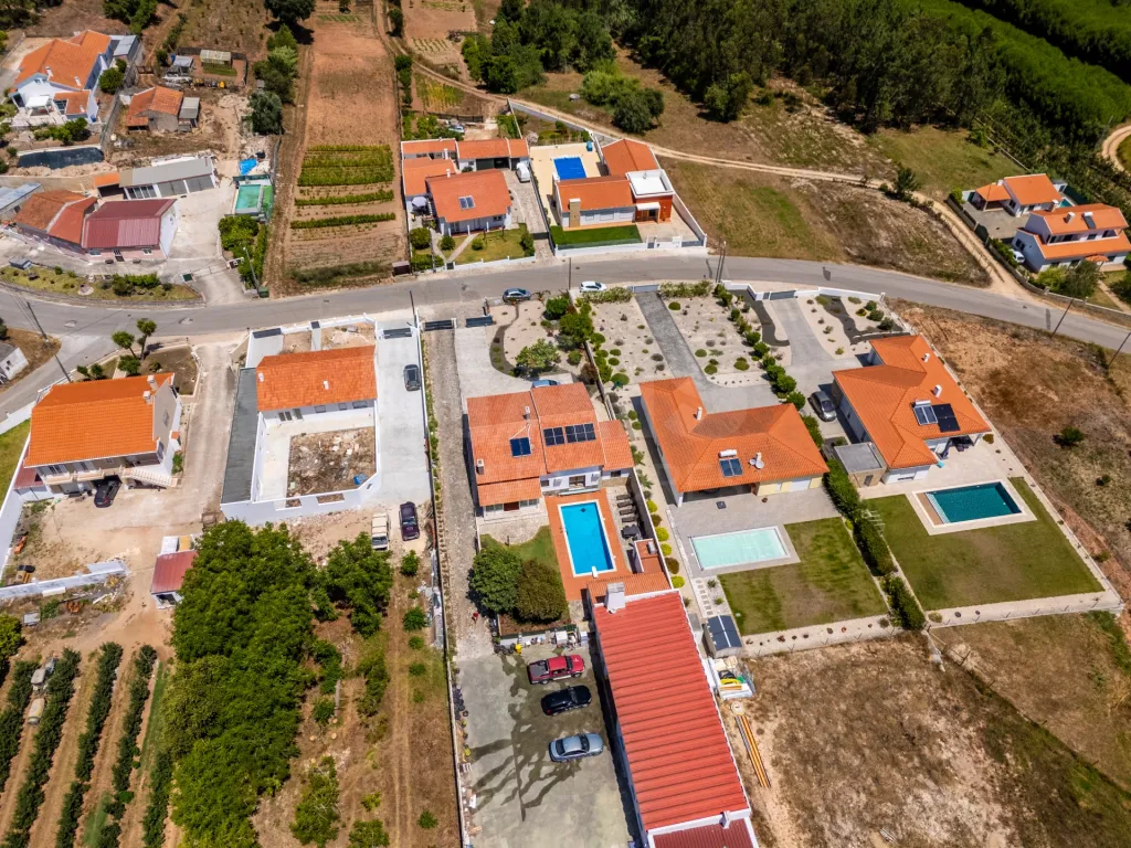 Moradia T3+2 com piscina e jardim a 8km de Caldas da Rainha