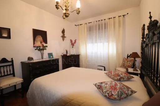 Moradia Térrea T2+1 com Garagem, sótão e terreno com 500 m2 em Vale Mansos, Coruche