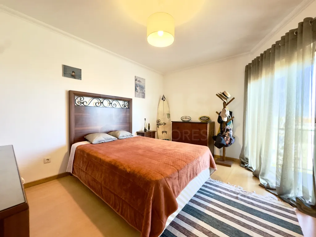Apartamento T3 com suíte e garagem em Peniche
