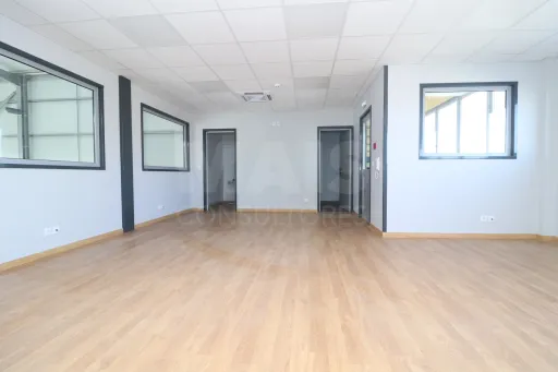 Pavilhão Industrial novo no Carregado com 624 m2 de Terreno e 312 m2 de Construção