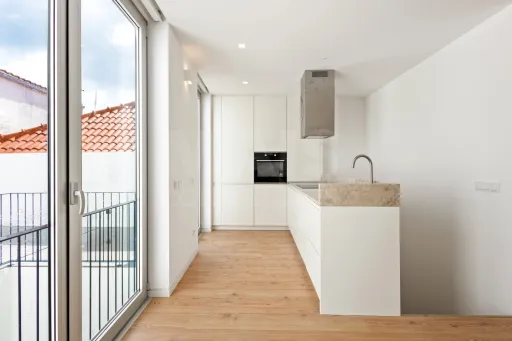 T1 novo com terraço no centro de Peniche