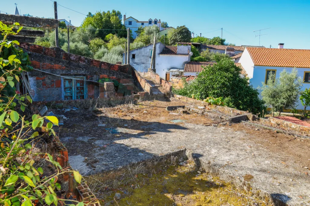 Oportunidade de Investimento: Moradia T6 junto à Praia Fluvial de Ortiga