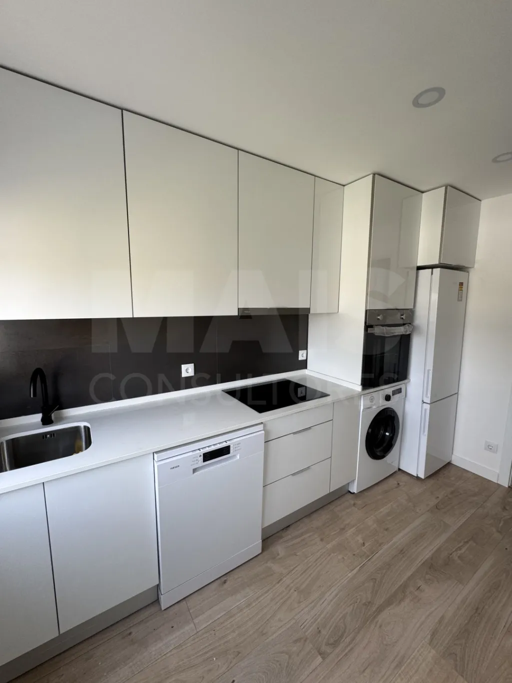 Refurbished 3-bedroom apartment in Pombais - Patameiras Odivelas