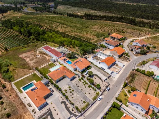3+2 bedroom villa with pool and garden
