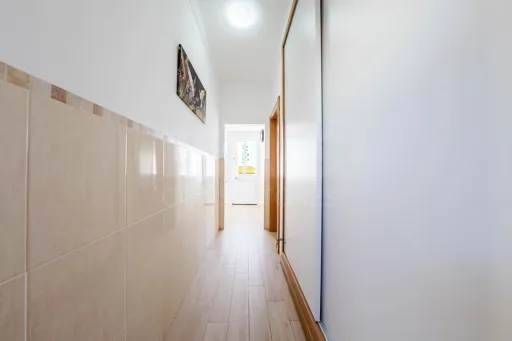 Apartamento T3+1 no Centro de Peniche com Terraço Privativo e Elevada Rentabilidade