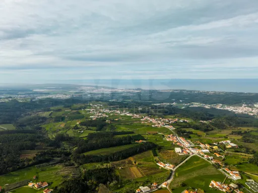 Terreno para construção de 2 Moradias