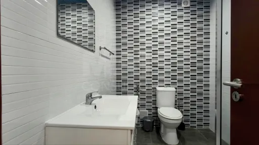 Apartamento T2 com Terraço e Potencial | Centro das Caldas da Rainha