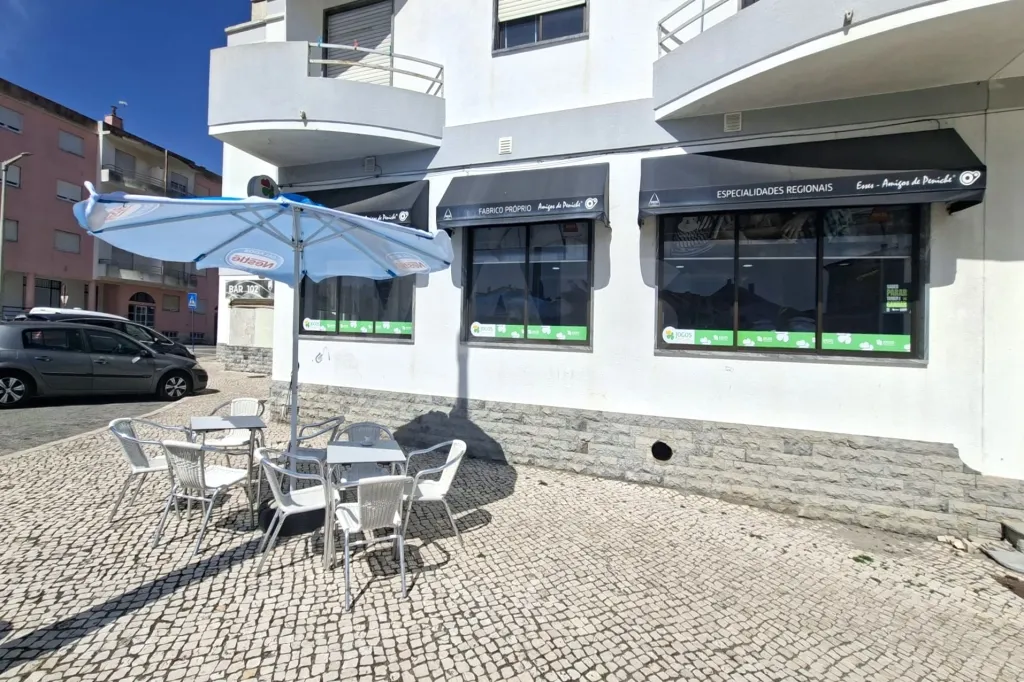 Trespasse de Espaço Comercial/ Pastelaria em Peniche
