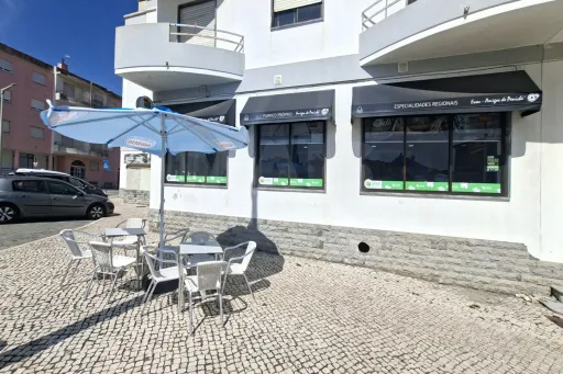 Trespasse de Espaço Comercial/ Pastelaria em Peniche