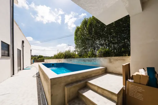 Moradia T3 Nova com Piscina