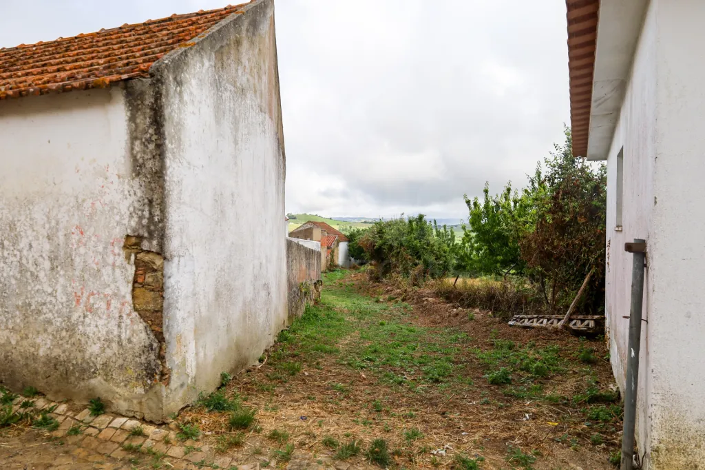 Moradia em Ruína p/ Restauro Bonvizinho