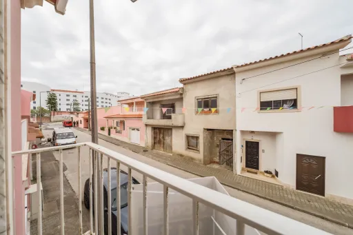 Moradia T3 no Casal Moinho – a 5 minutos a pé da Praia dos Supertubos!