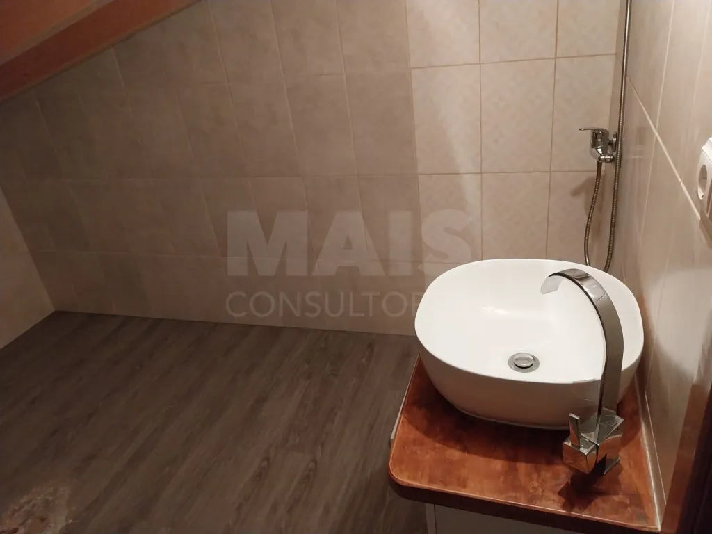 Moradia T2 + 2 com excelente logradouro