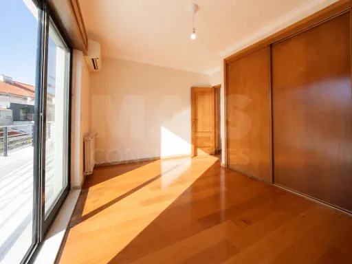 2-Bedroom + 1 Apartment in a Private Condominium | 167 m² | 2 Parking Spaces | Jardim do Torel