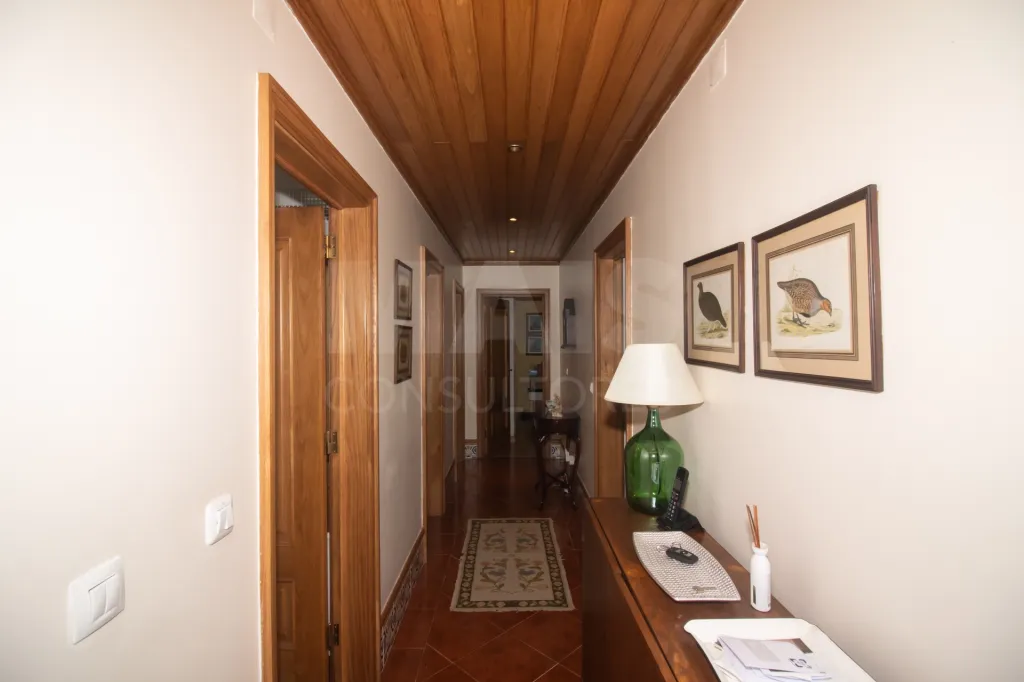 Apartamento T4 no Carregado