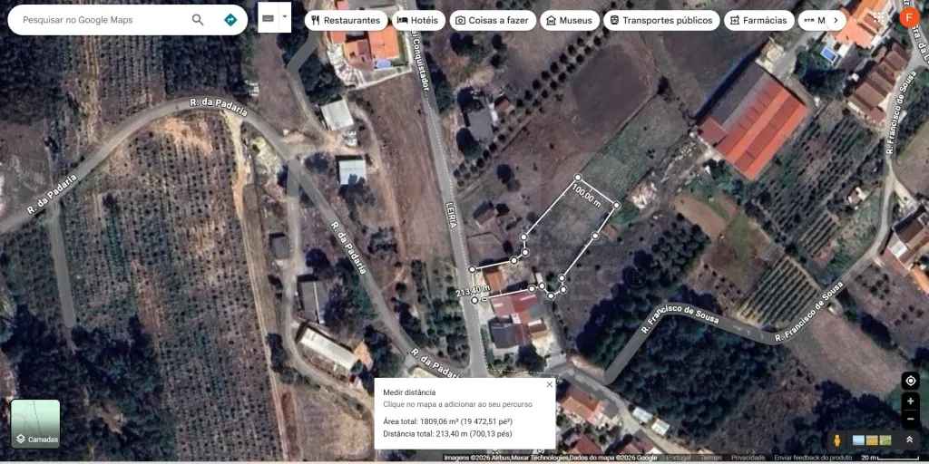 Moradia para remodelar em terreno com 1.809m2