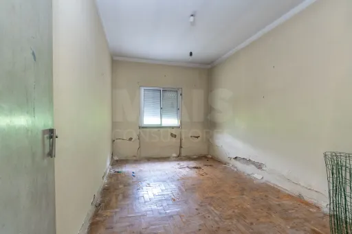 Moradia T2 com Potencial de Ampliação | Forte da Casa | Lote 199 m²