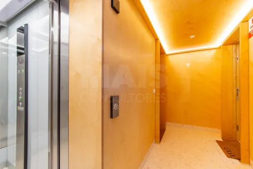Apartamento T1 duplex com terraço junto às Amoreiras