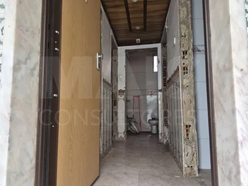 Oportunidade de Investimento em Vialonga – Moradia T2 para Remodelação