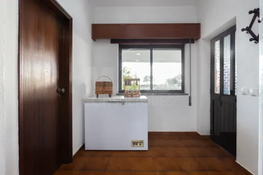 Moradia Térrea V3 com terreno urbano de 3780m2 no Alentejo