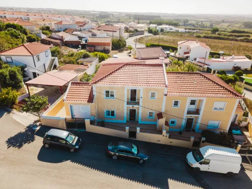 🏡 3-Bedroom House—Furnished and Fully Equipped | Jacuzzi | Garage | Backyard