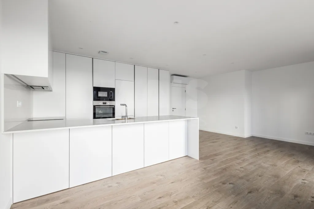 Apartamento T3 Novo com garagem -- Santa Bárbara