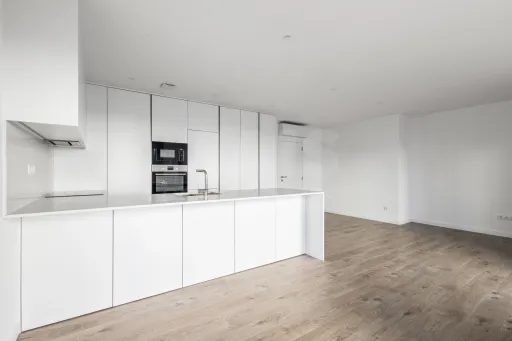 Apartamento T3 Novo com garagem -- Santa Bárbara
