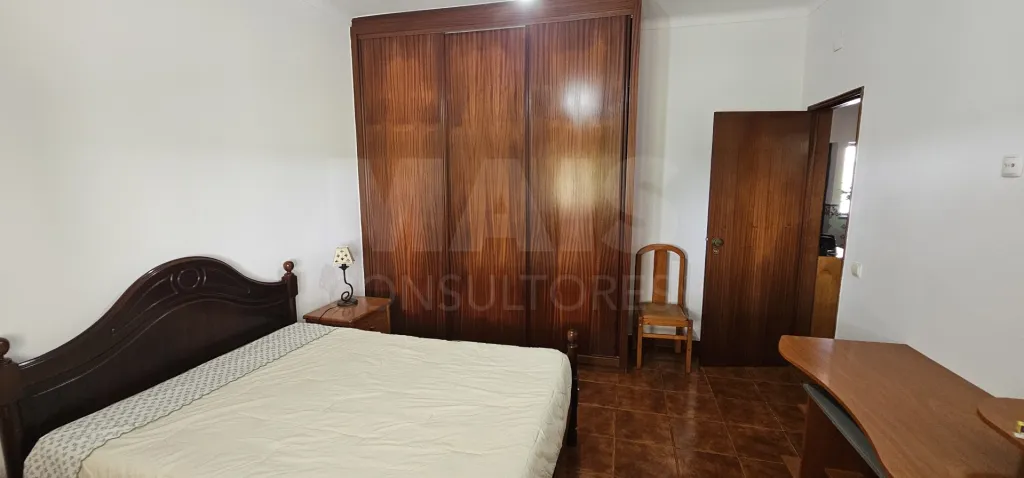 Moradia Térrea V3 com terreno urbano de 3780m2 no Alentejo
