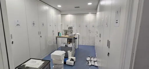 Armazém ou Escritório Serviços em Alfragide com 100m2