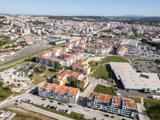 Apartamento T2 com garagem