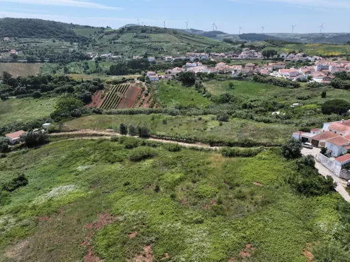 Terreno p/ Construção c/ 2.299m2 & Proj. Aprovado p/ Moradia T3 Térrea!
