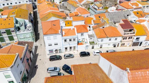 T1 novo com terraço no centro de Peniche