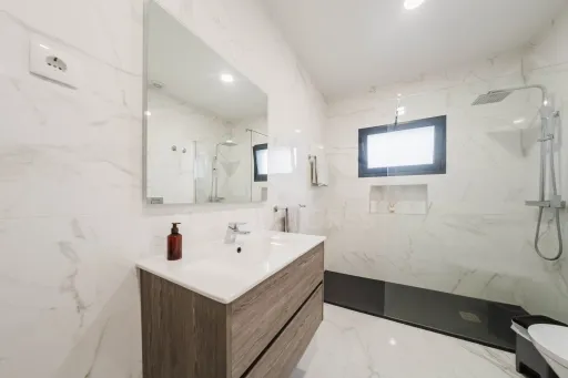 Moradia T3 Térrea Moderna em terreno c/ 2.610m2