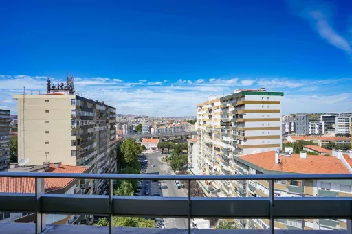 T5 no Lumiar - varandas e garagem