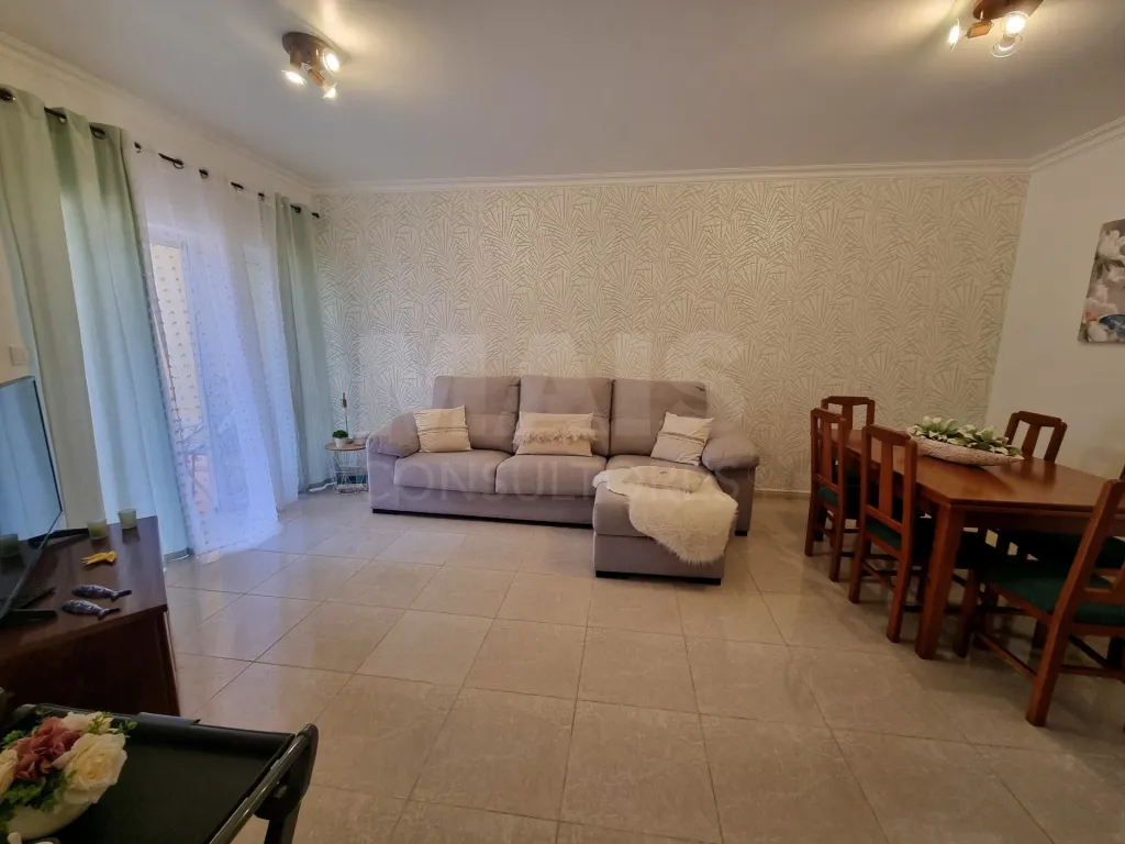 Apartamento T2 em Porches perto das praias