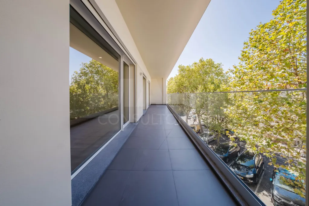 Apartamento T2 na Nazaré c/ 2 lugares de garagem