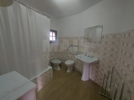 Casa Senhorial com Brazão em Coja- Arganil.