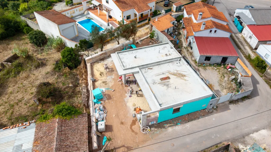 Moradia T3 térrea NOVA em Salir de Matos