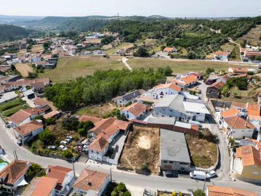 Terreno Urbano com Projeto Aprovado | Furo de Água e Opção Chave na Mão