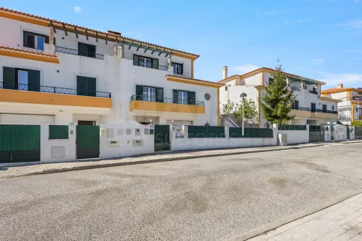 Excelente Moradia T3 com área exterior de lazer e Garagem Ampla