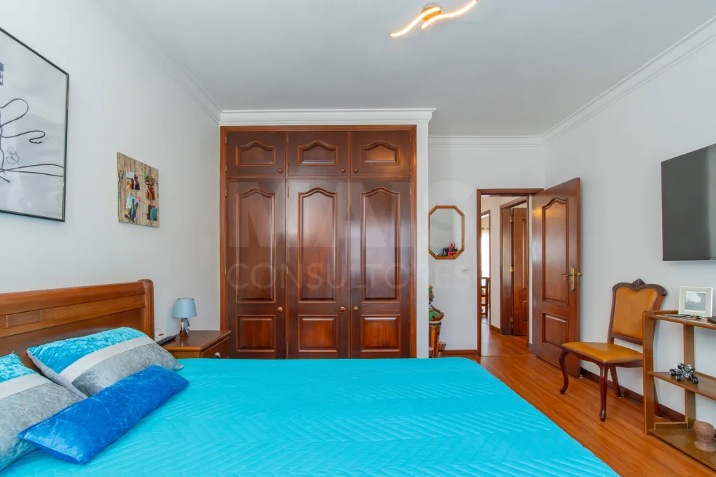 Moradia T3+1 com Garagem no Carregado