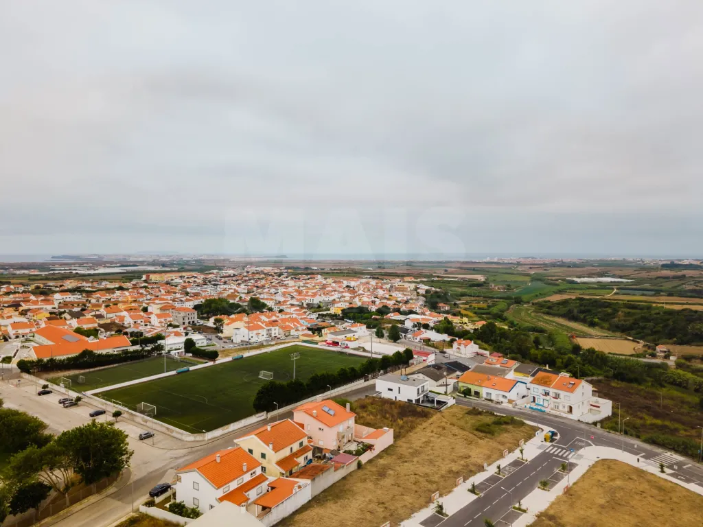 Terreno para construção em Atouguia da Baleia | Uma oportunidade para construir o seu próximo projeto!