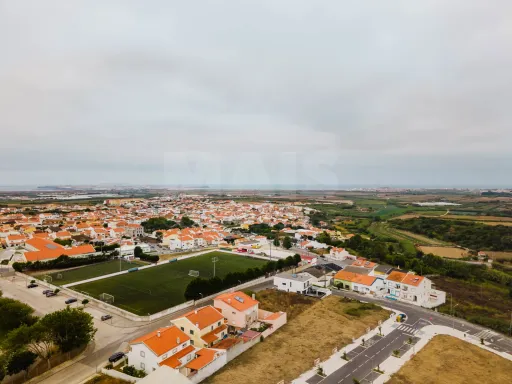 Terreno para construção em Atouguia da Baleia | Uma oportunidade para construir o seu próximo projeto!