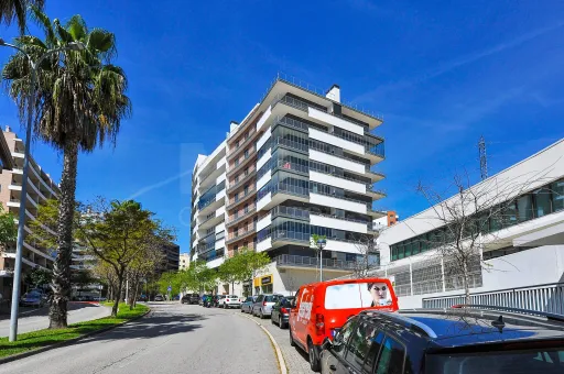 T3 com Box para 2 carros | Colinas do Cruzeiro, Odivelas